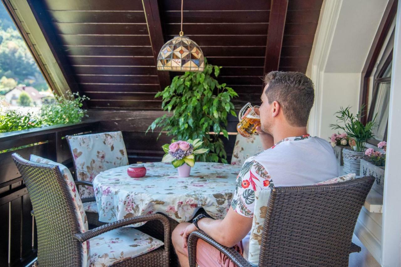 Apartmaji Urska 洛什科 外观 照片