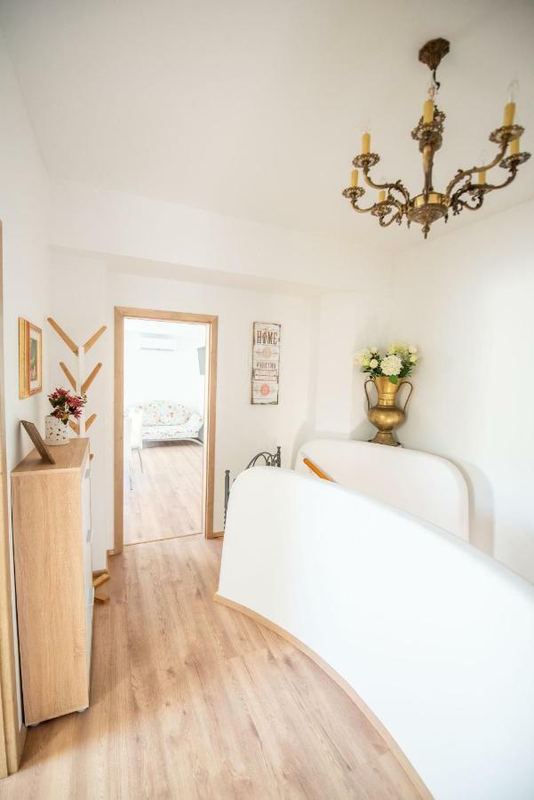 Apartmaji Urska 洛什科 外观 照片